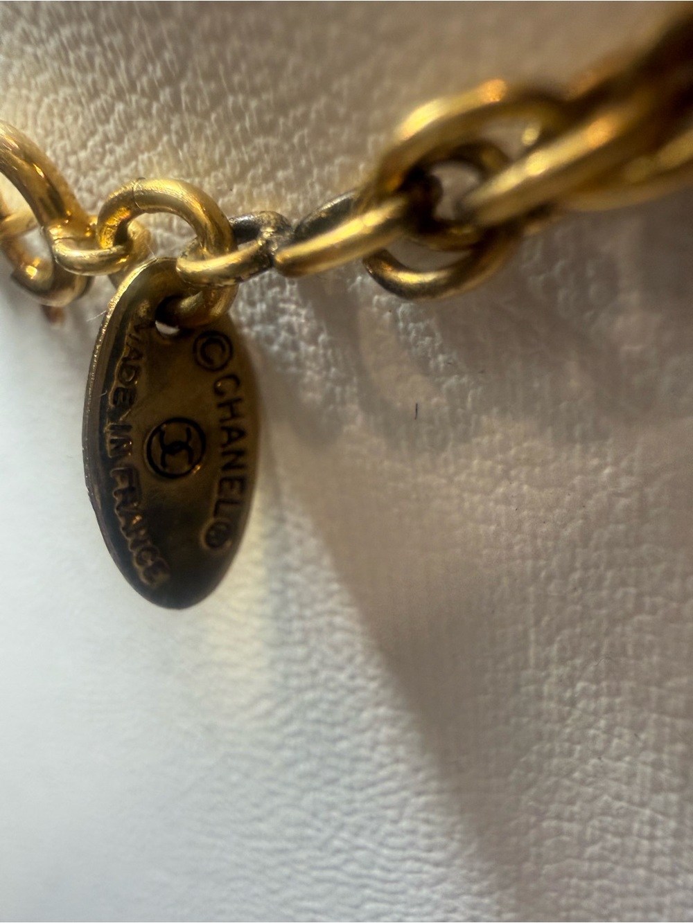 Chanel knot Gold Rope Chain Necklace with Crystal Pendant - Women Jewelry’s - Picture 4 of 6